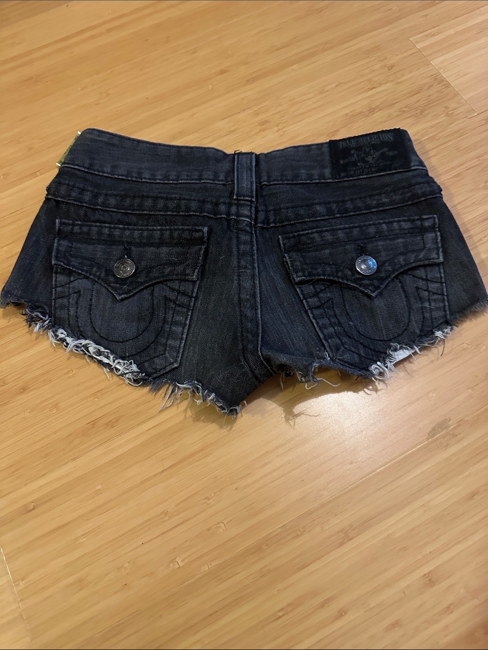 🌻Nwt true religion short size 25